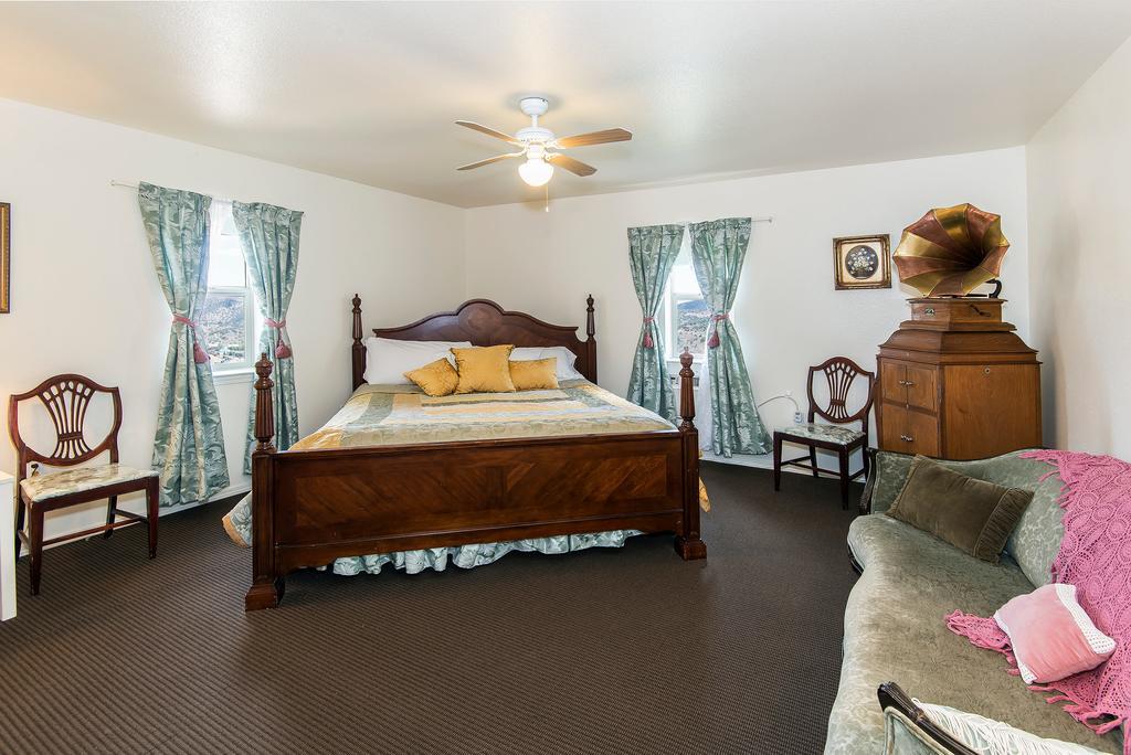 Virginia City Inn エクステリア 写真